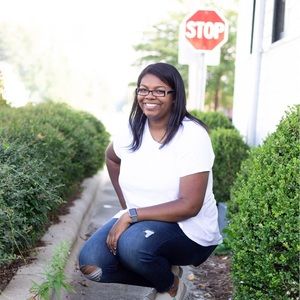 Meet your Posher, Maya